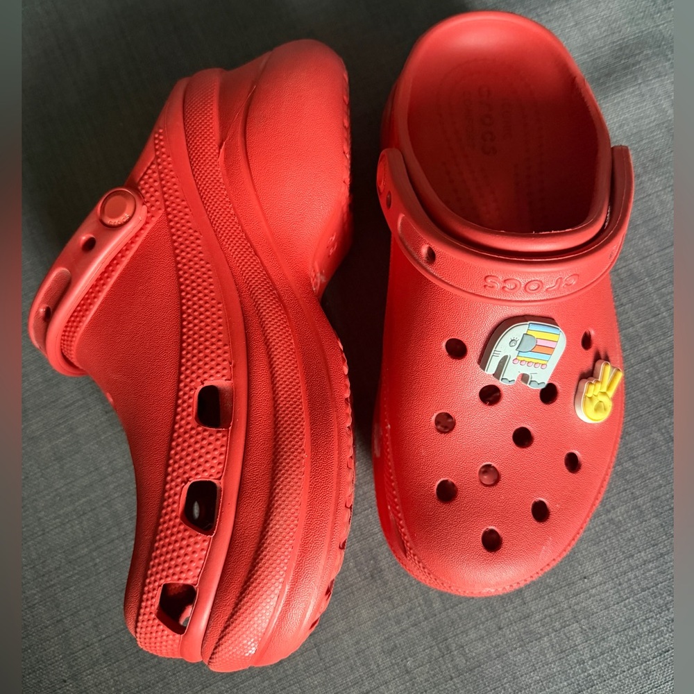 CROCS WOMEN’S Slippers with Fun Charms